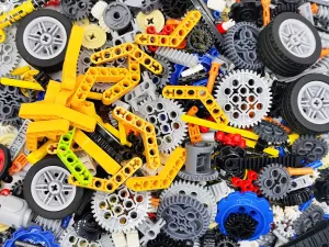 2LB Technic Parts - Pieces, Pins, Beams, Axles, Bulks (Random Colour)