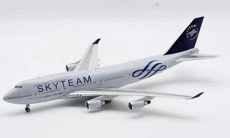 Albatros China Airlines SKYTEAM for Boeing B747-400 B-18211 1:200 Aircraft Pre-Built Model