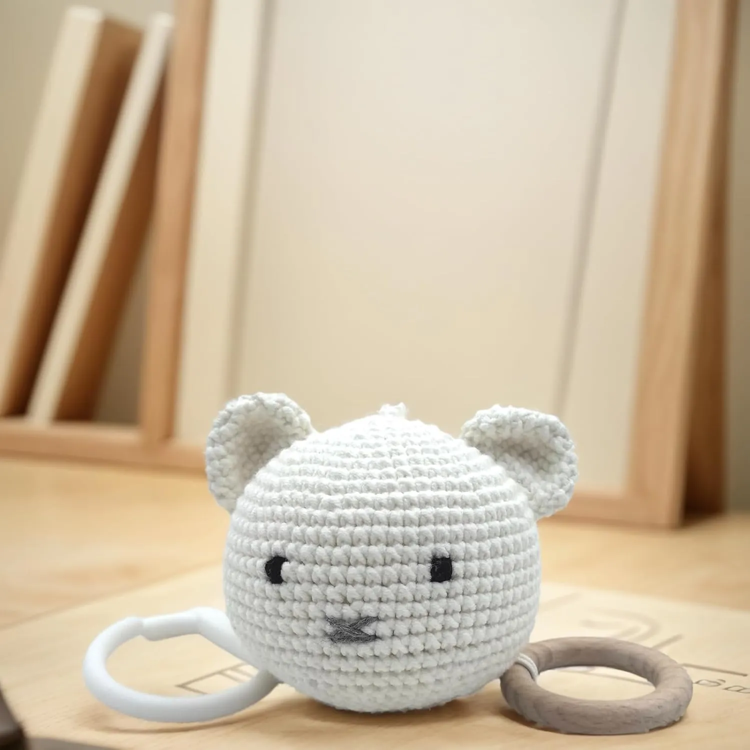 Baby Hanging Musical Box Toys, Soothing Musical Pulldown Toy with Wooden Teether, Crochet Musical Bear Head Toys for Newborn Infant Baby Toys for 0, 3, 6, 9, 12 Months