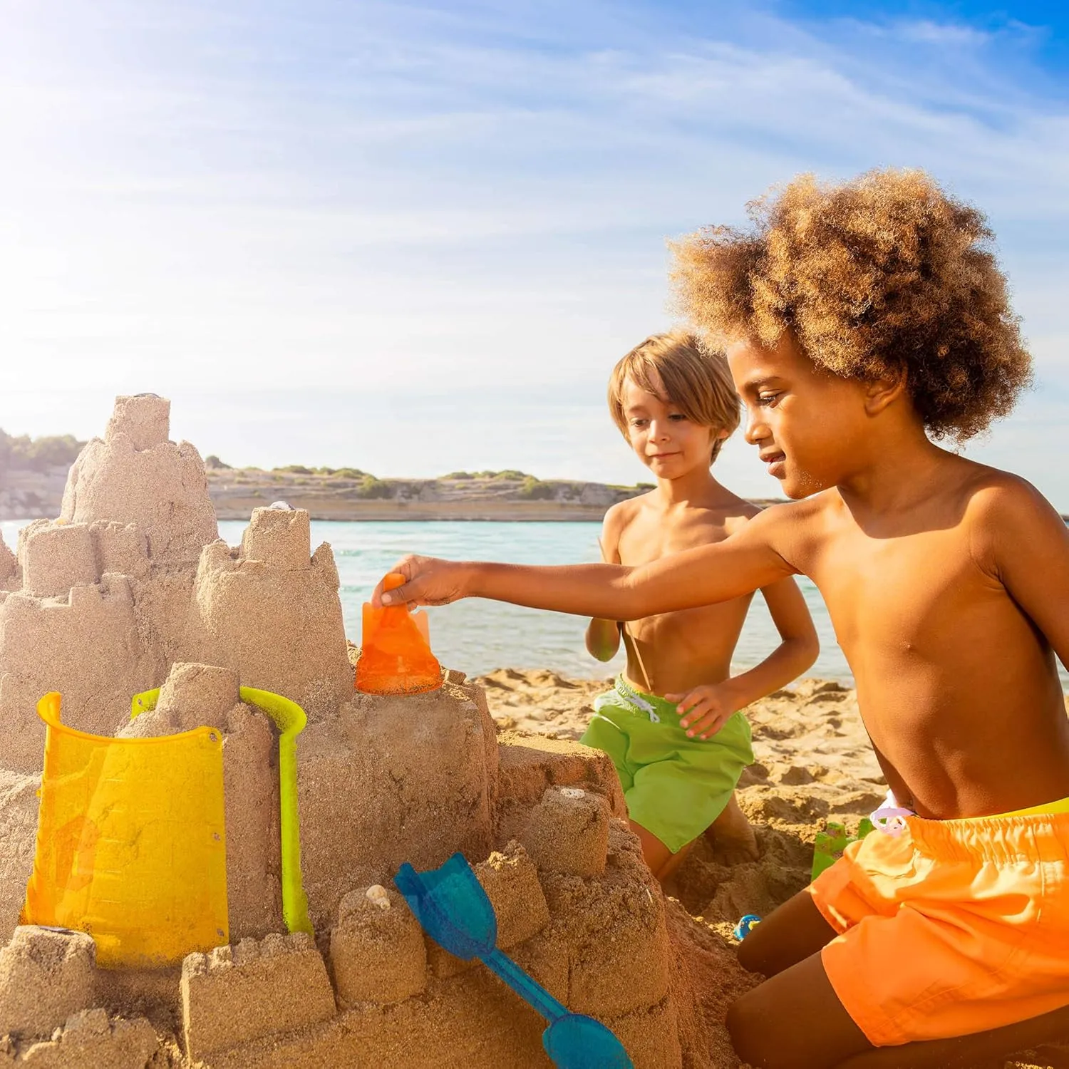 Battat – Sand Toys For Kids – 11Pc Sandcastle Building Kit With Molds And Shovel – Outdoor Sandbox Toys – Sand Castle Play Set – 3 Years   – Sand Castle Play Set