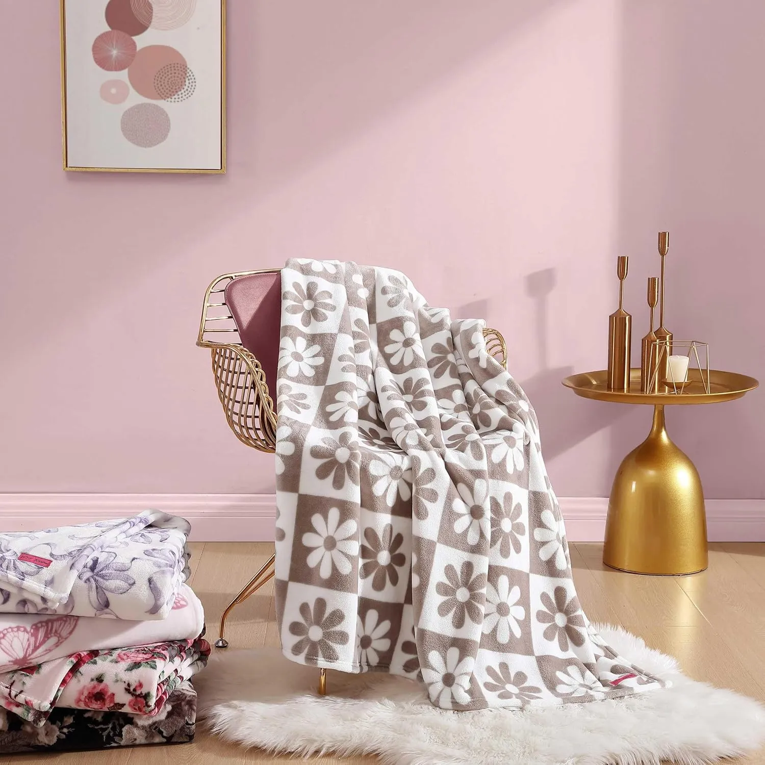 Betsey Johnson - Twin Blanket, Ultra-Soft Plush Bedding, Oversized Soft Blanket, Dorm Essentials (Daisy Check Brown)