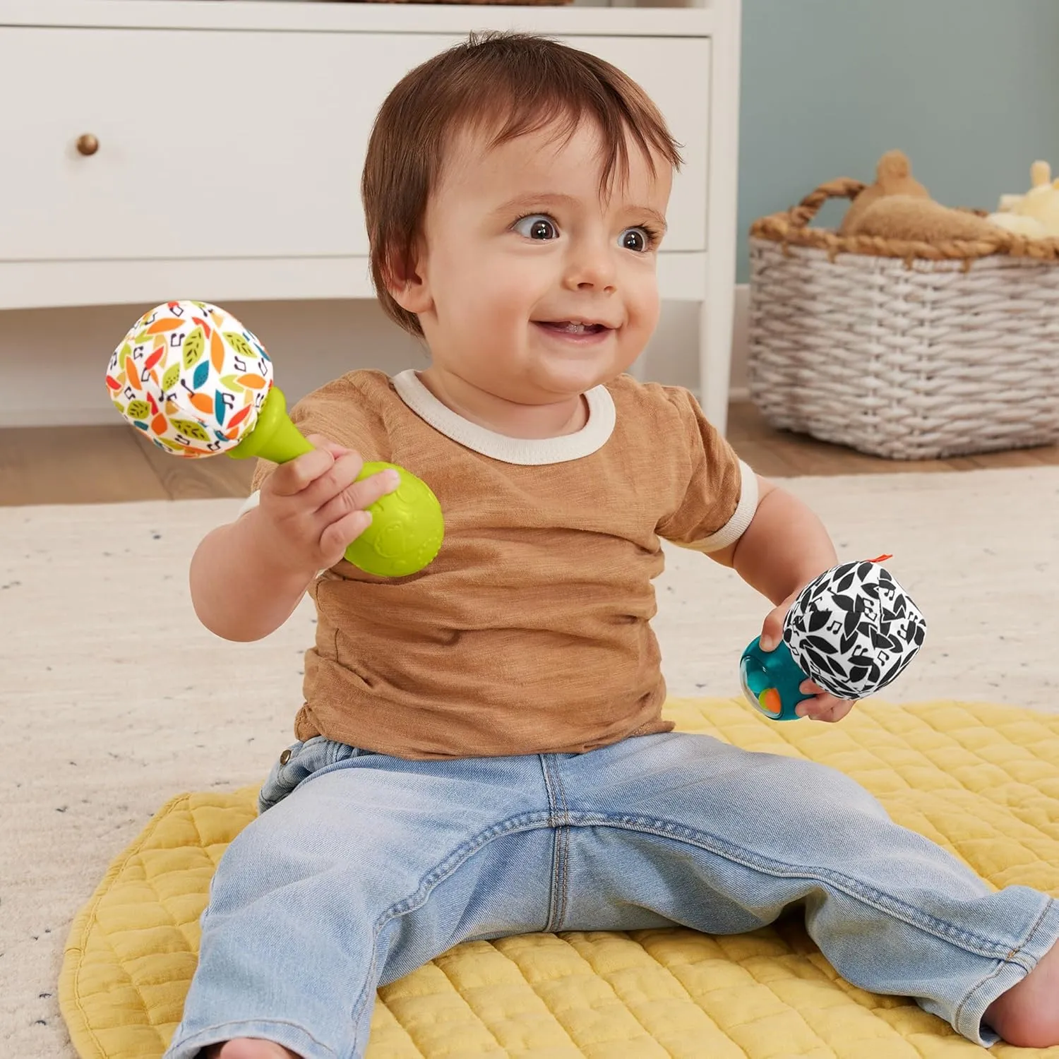 Fisher-Price Newborn Toys Rattle ‘n Rock Maracas, 2 Soft Musical Instruments for Developmental Play Babies Ages 3  Months, Neutral Colors