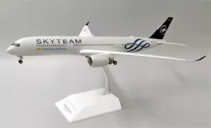 JC Wings Vietnam Airlines for Airbus A350-900 VN-A897 SkyTeam Alliance 1:200 Aircraft Pre-Built Model