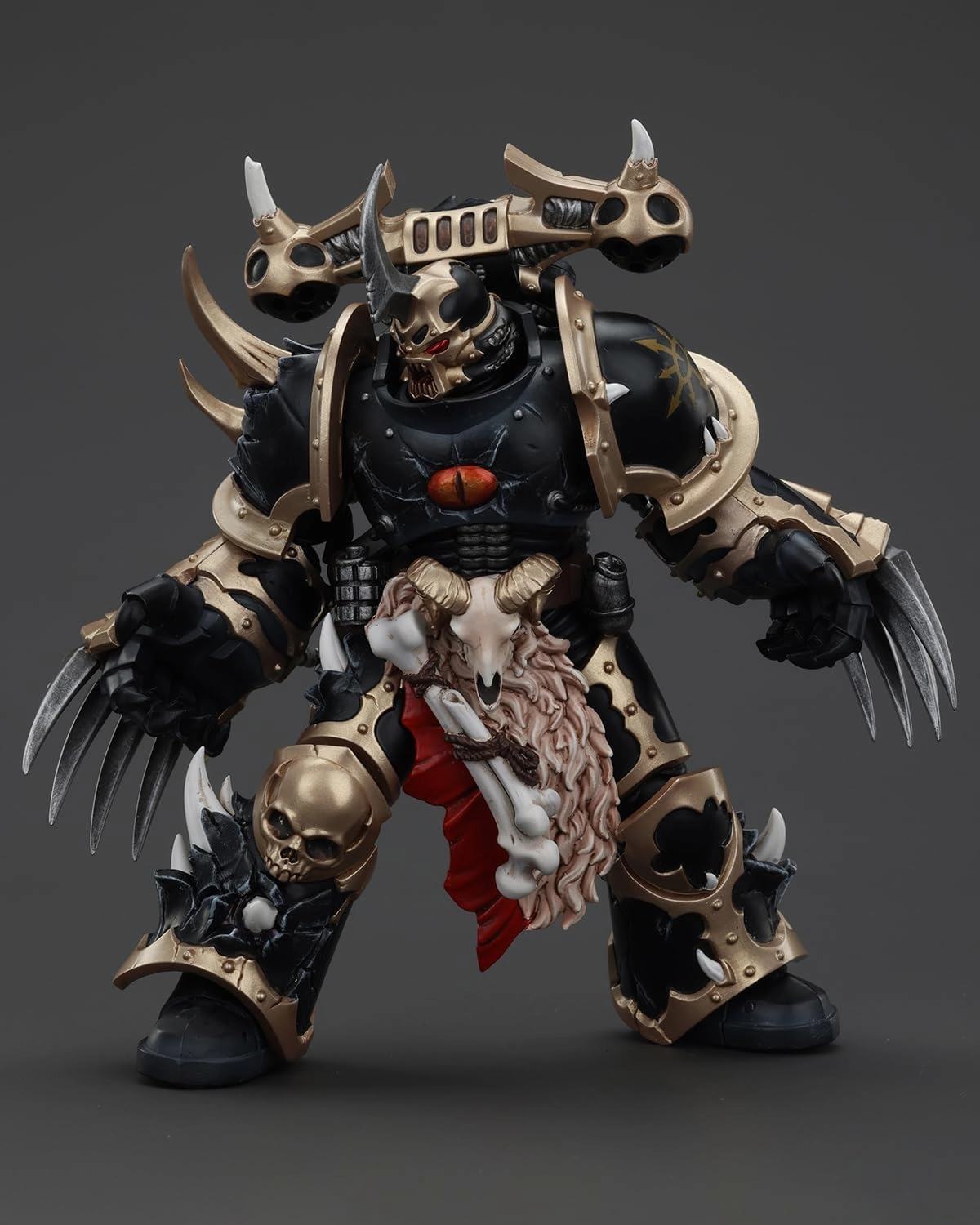 JoyToy Warhammer 40K Genuine License 1:18 Action Figure, Chaos Space Marines Black Chosen with Lightning Claws, 4.96 inch Collectible Action Figures Sets