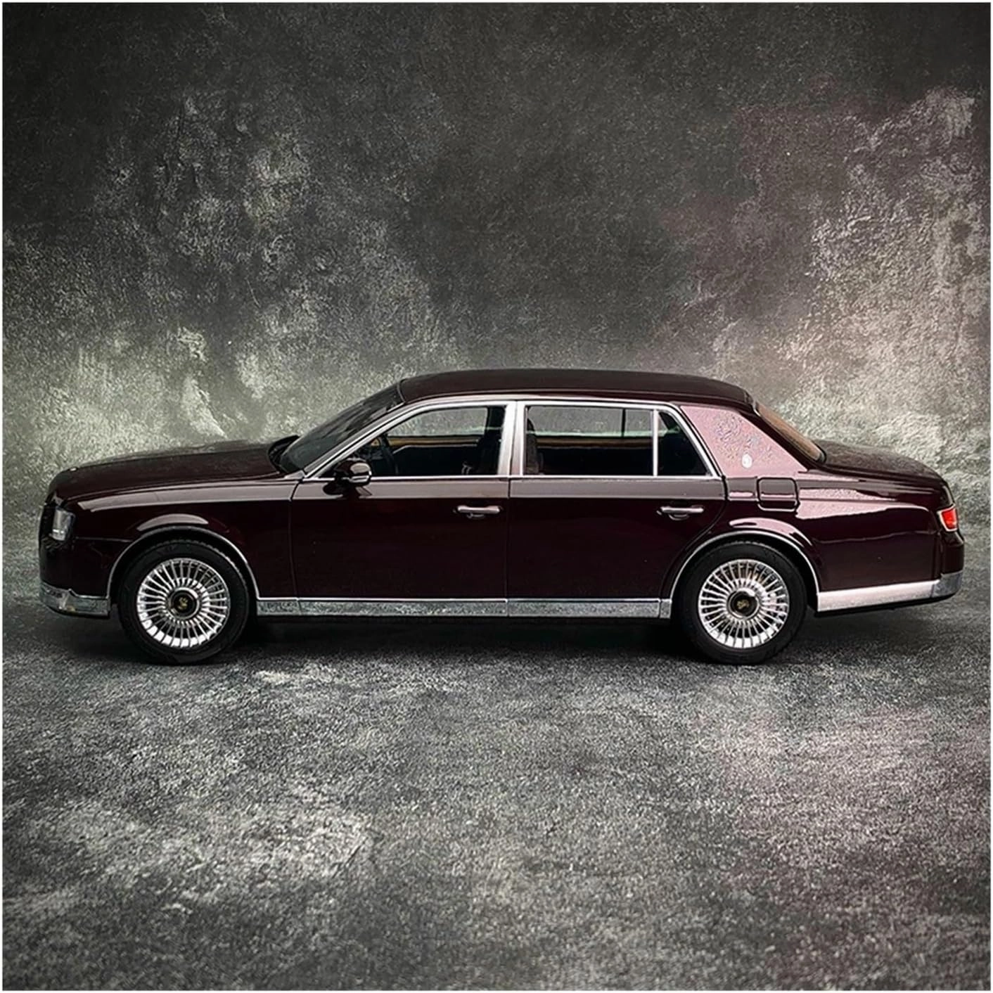 Metal Die Cast Toy Cars 1:18 for Toyota Century Alloy Full Open Car Model Collection Ornaments Creative Decorations for Home Or Office Décor(Brown)
