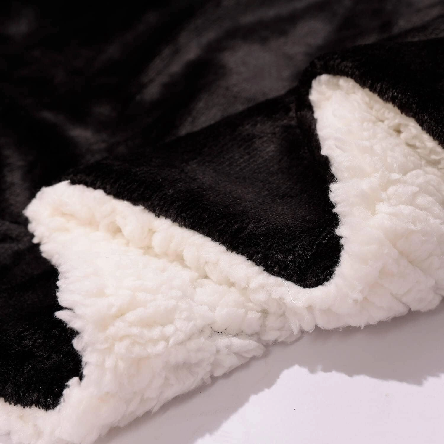NANPIPER Fleece Blanket Sherpa Throw,Soft Fuzzy Twin Blankets for Couch,Black 60"x80"