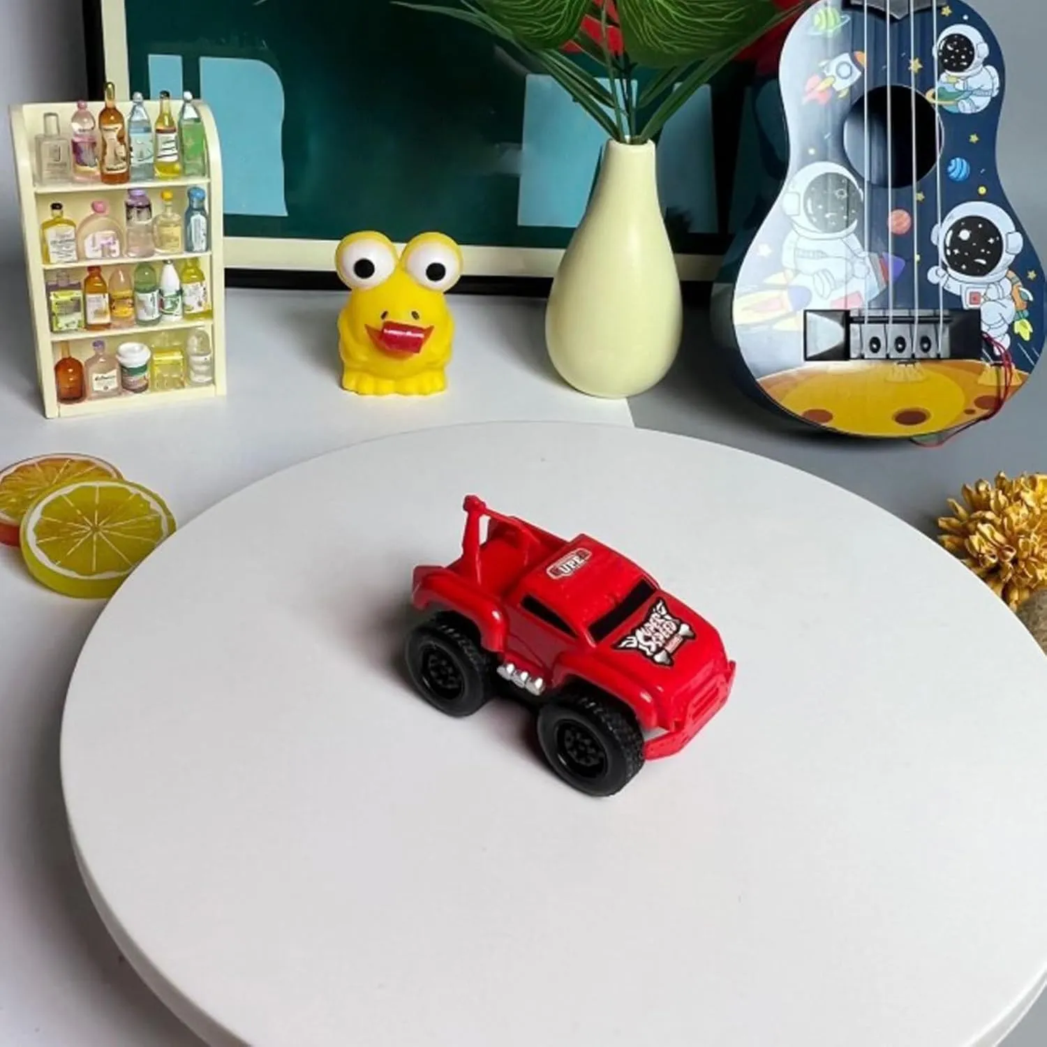 New Inertial Magnetic Levitation Toy Car, Portable Mini Magnetic Wall Climbing Car, Educational Decompression Anti-Gravity Toy Car, Car That Can Run On Walls and Ceilings(Color:Yellow Red)