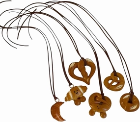 New 2026 Lovely Bagel Alkaline Bread Pendant Cute Sweater Chain Pretzel Necklace Bag Hanging Decoration Croissant Accessory Gift Jewelry Fashion Trendy Accessories Creative