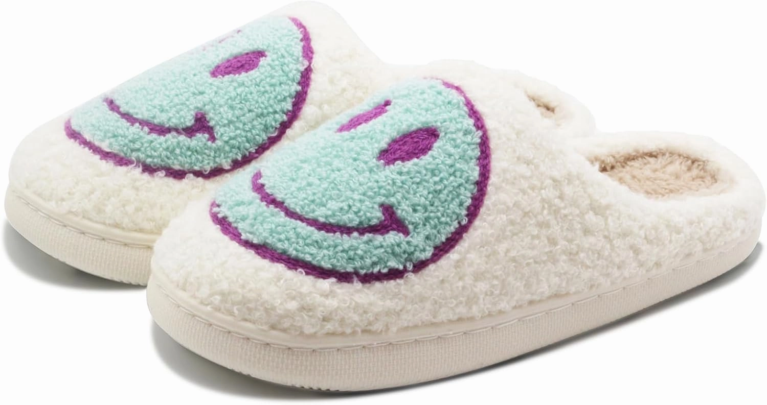 Retro Fuzzy Face Slippers for Women Men, Soft Plush Warm Slip-on Couple Style Casual Happy Face Slippers Cozy Indoor Outdoor Lightweight Anti-Skid Sole Cute House Slippers with Memory Foam