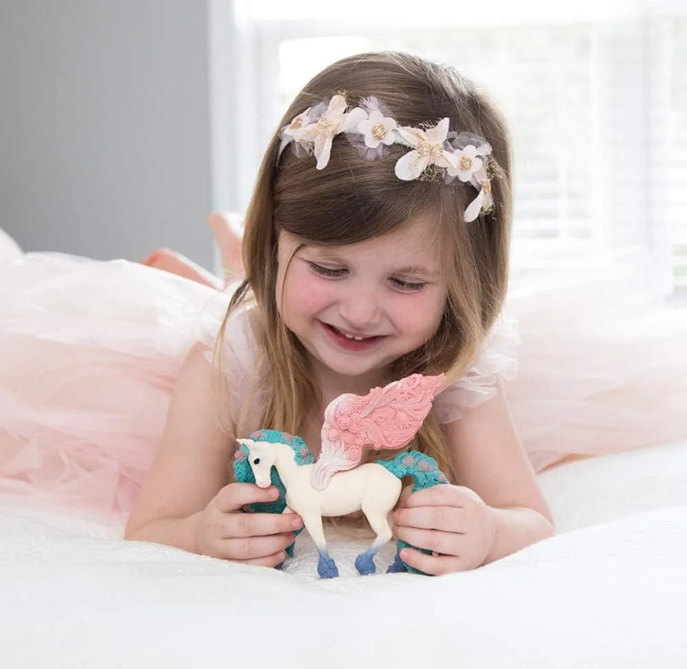 Schleich Bayala Majestic Sparkle Flower Pegasus - Magical Toy Figurine for Kids Ages 5-12, Glittery Detail, Part of BAYALA Theme World for Girls and Boys, Gift for Kids Ages 5 