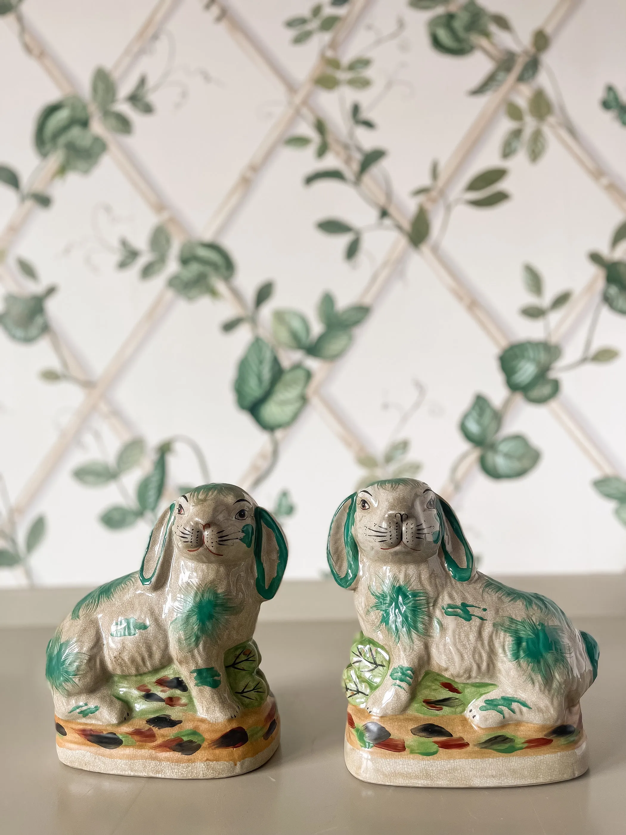 Staffordshire Bunny, Pair