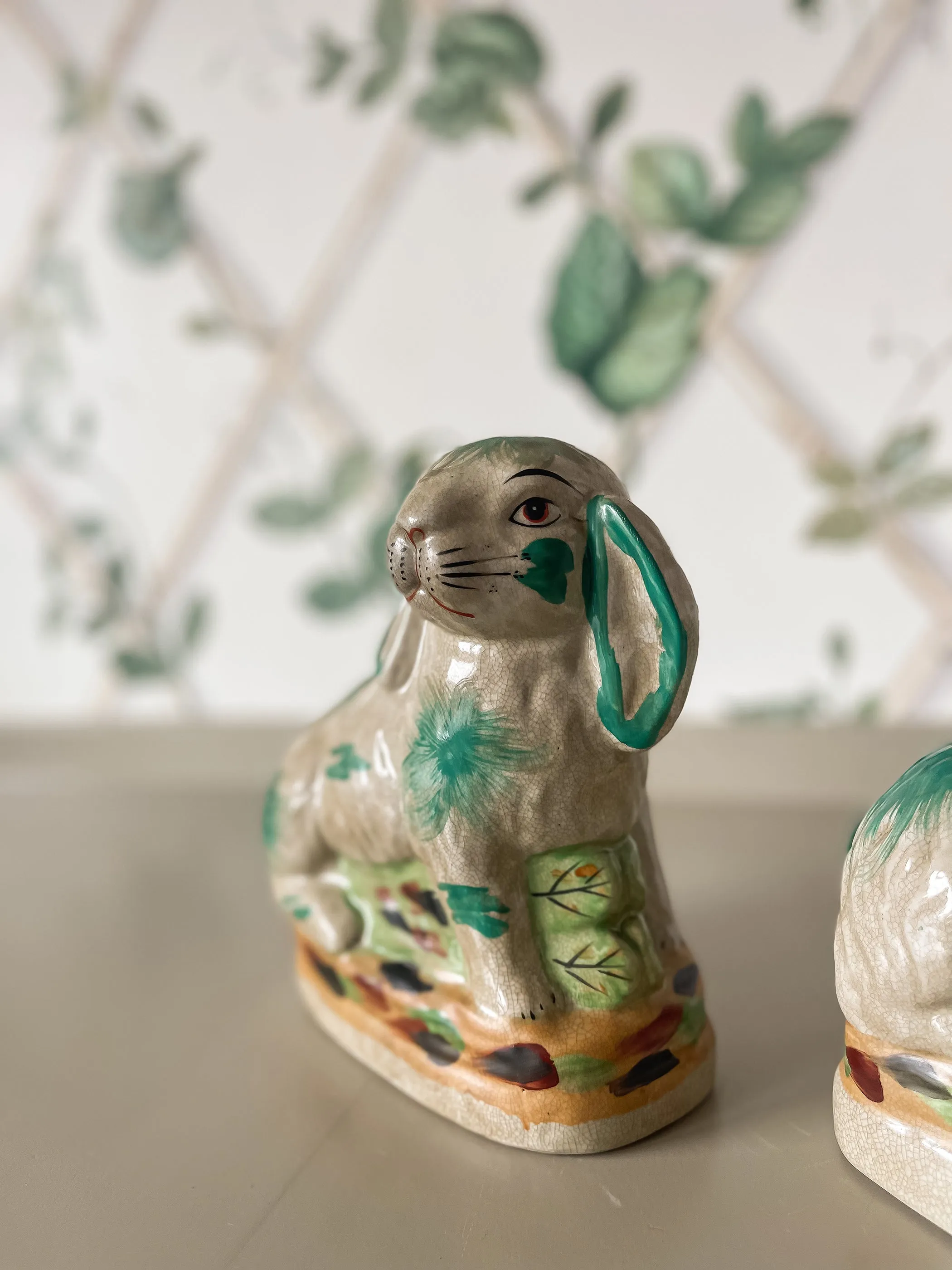 Staffordshire Bunny, Pair