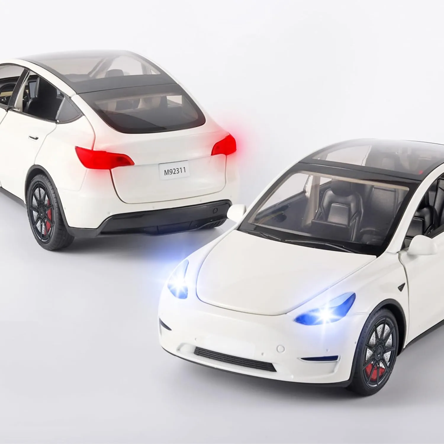 Toy Cars Y 1/24 Zinc Alloy Diecast Metal Model Car, Pull Back Toy Model with Light and Music, Suitable for Children Aged 3 and Above as Gifts(White)