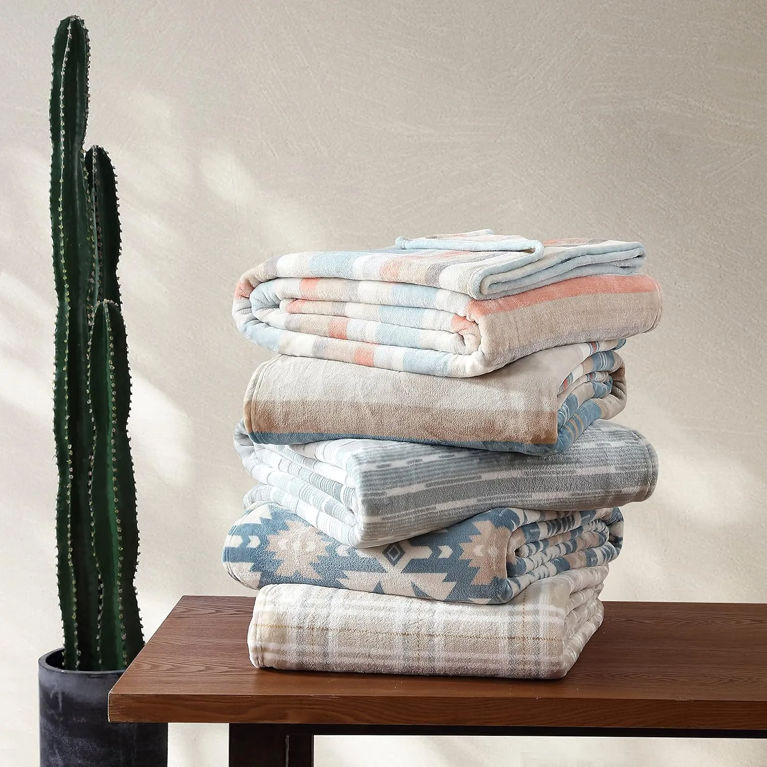 Wrangler - Twin Blanket, Ultra Soft Plush Fleece Reversible Bedding, Yellowstone Inspired (Dakota Blue, Twin)